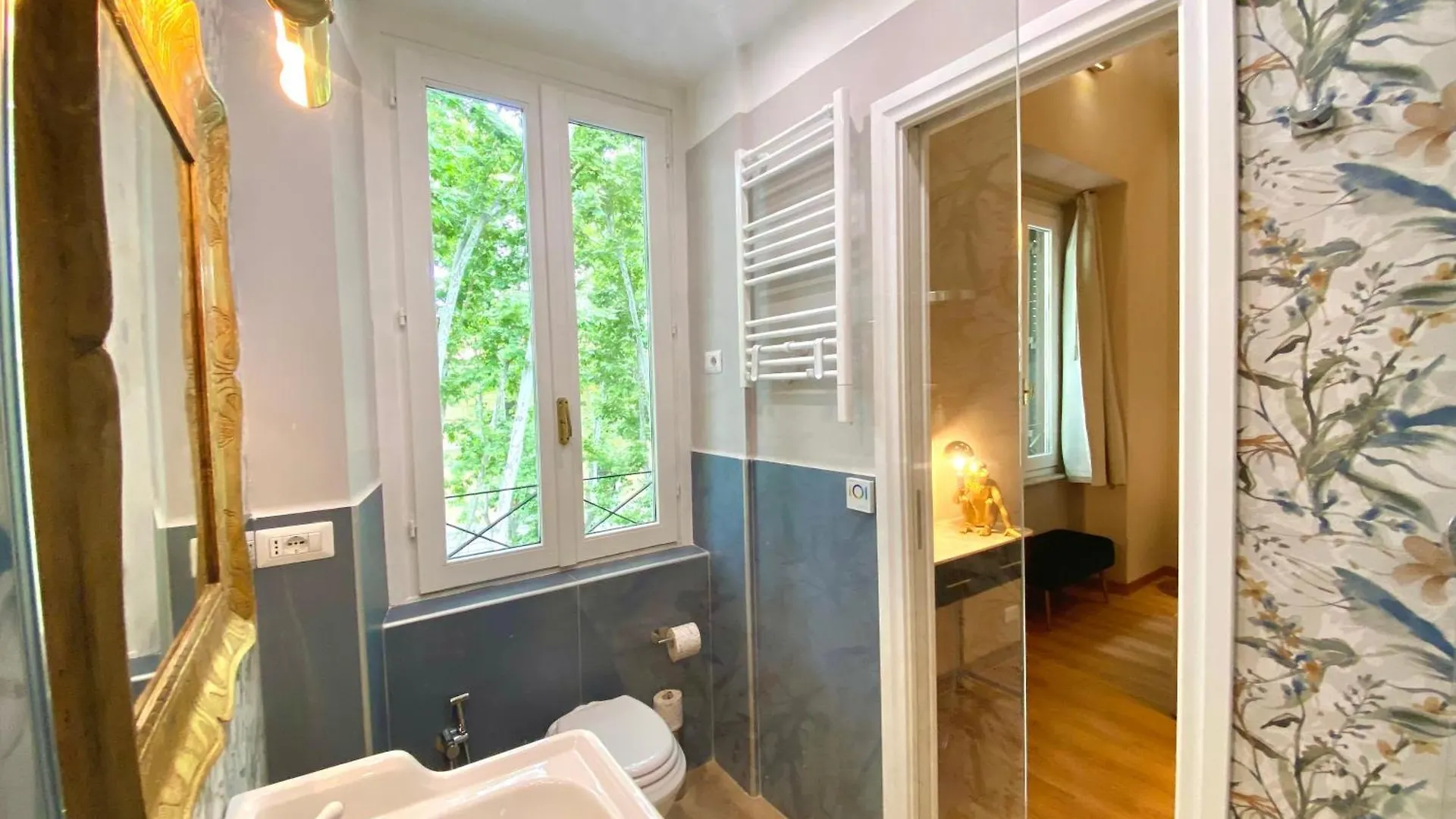 Queen Of Rome Luxury Rooms 0*,