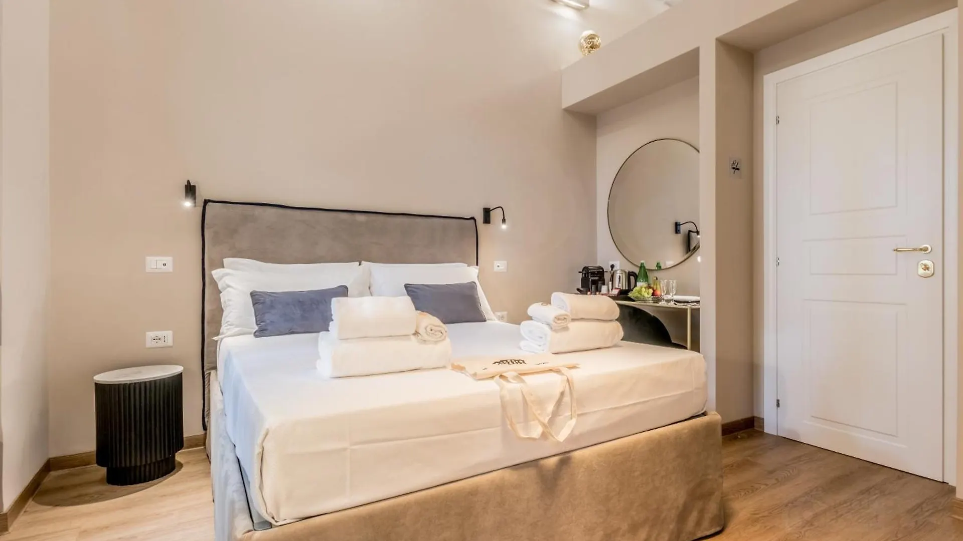 Queen Of Rome Luxury Rooms ゲストハウス