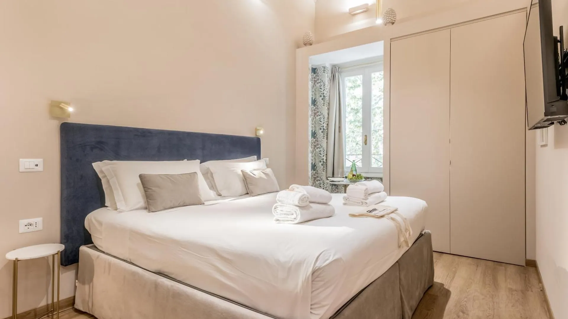 Queen Of Rome Luxury Rooms Penzion