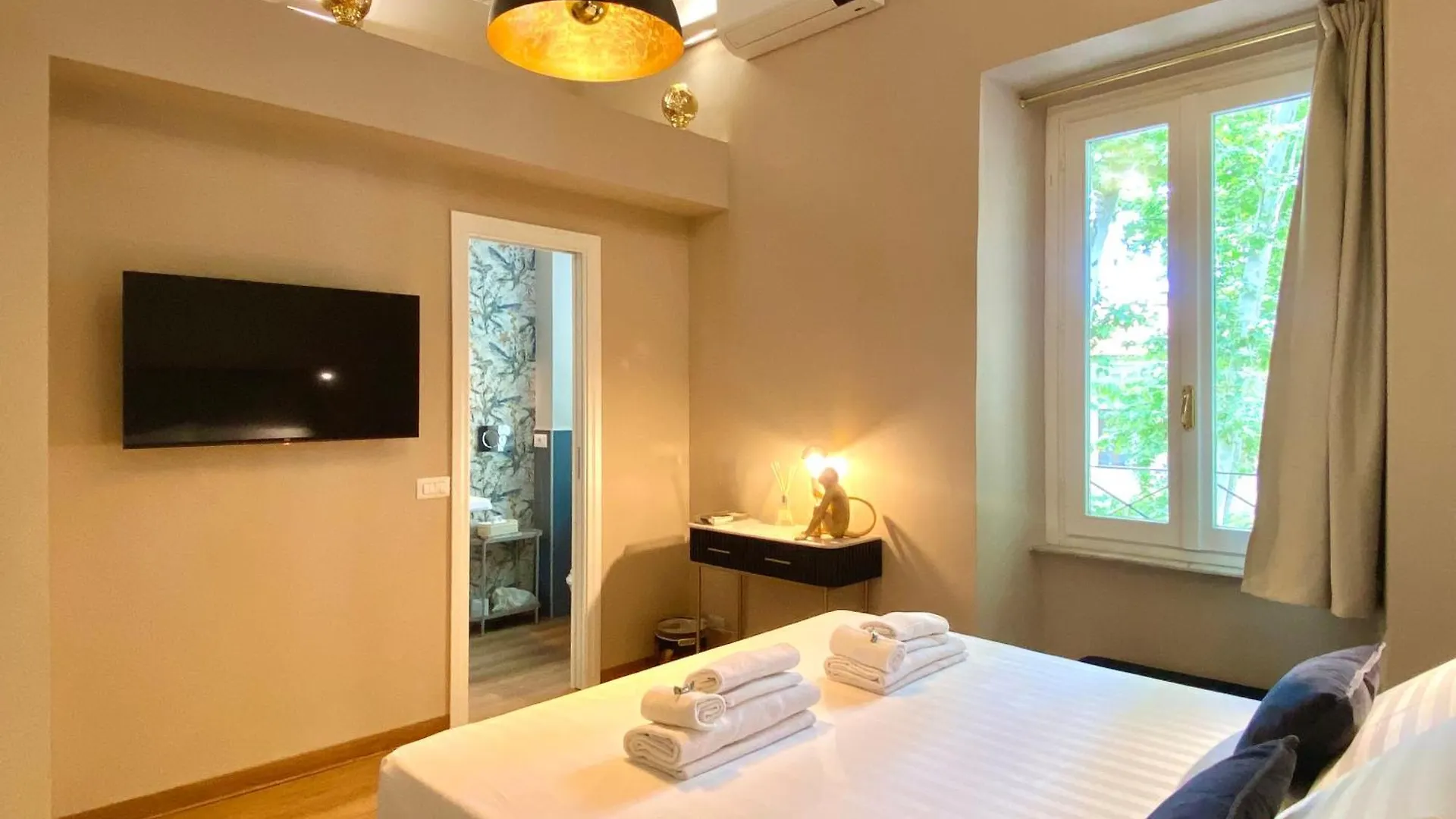 Queen Of Rome Luxury Rooms Affittacamere