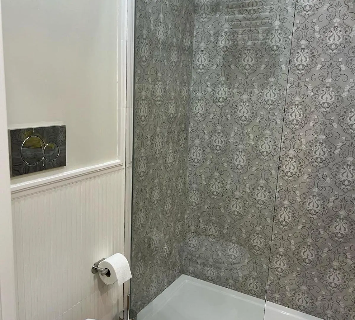 Queen Of Rome Luxury Rooms